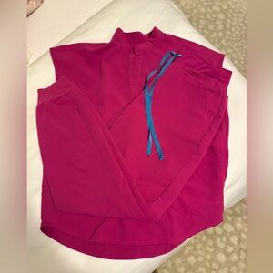 FIGS Women’s Raspberry Sorbet Scrub Set